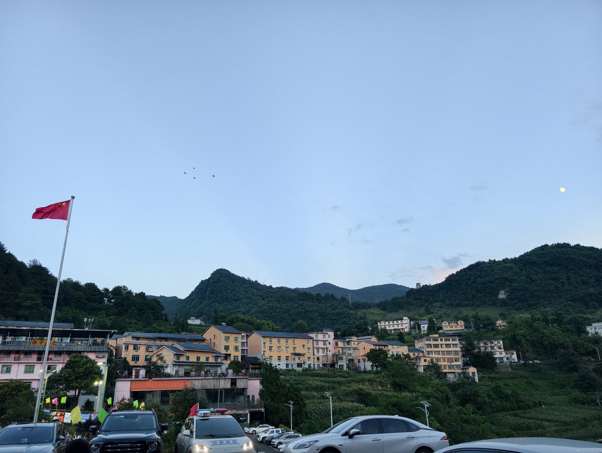 My_Barcy's tweet photo. @Tesla_Asia Who would’ve thought Shihao Town could get hooked up with Tesla online? https://t.co/QqeD1APfO6