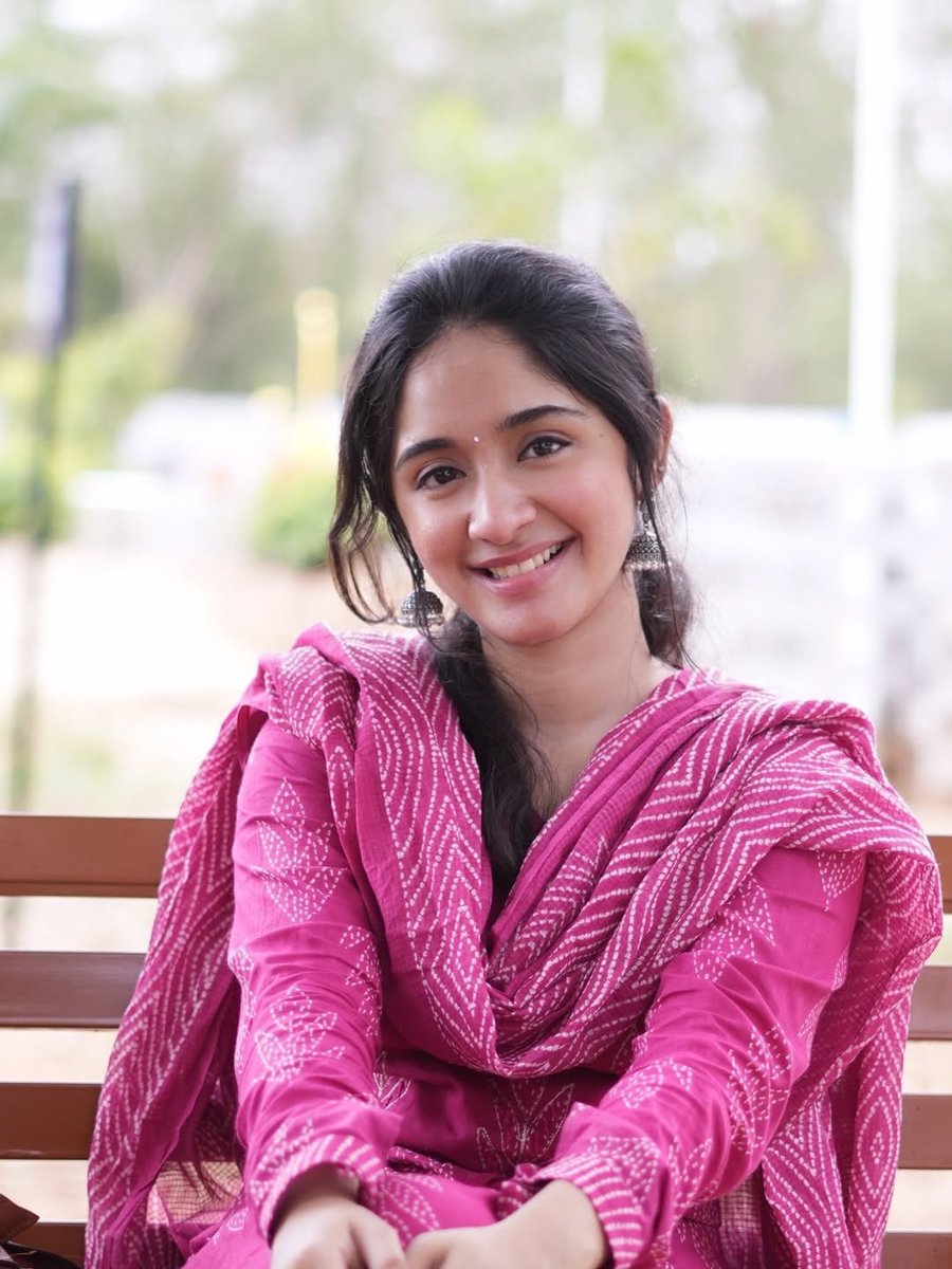 devileyery's tweet photo. She is the definition of effortless beauty 🩷
Insta id :shreee_offl
#instagirls #tamilactress #instacelebs https://t.co/JhEEr7Y95S