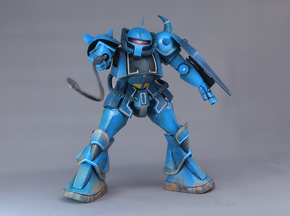 paper0121's tweet photo. どうもペーパーナイフです
過去作の1/100グフを手直ししていきます
１年前に製作したキットですが、よくよく見ると気になるところが多く
手直ししてもう一度動画にしようと思います
主に頭部、太もも、シールドの形状を整えていこうと思います
後、カラーリングももっと紺色に近いカラーに変えます https://t.co/mKT4d3MRmt