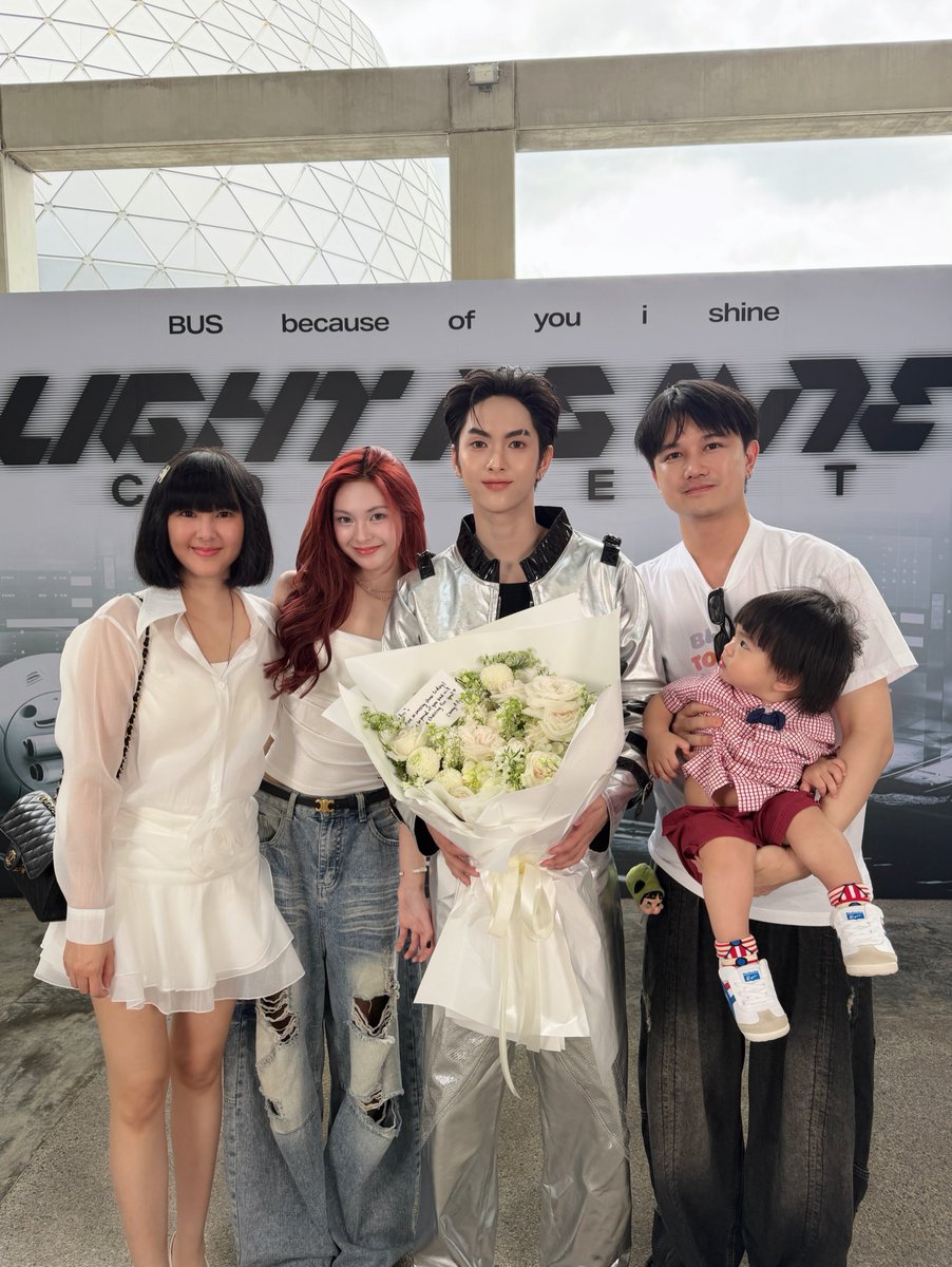 ReeDongiiz's tweet photo. เคเด้นงงใช่โป้วเดียวกับเวลาอยู่ที่บ้านไหม https://t.co/TWSDAXuiuM