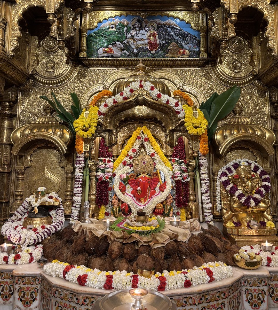 milind0009's tweet photo. #Jul2629 #GanpatiBappaMorya #Bappa #BappaMorya #Morya @SVTMumbai https://t.co/IR4dKCj3en