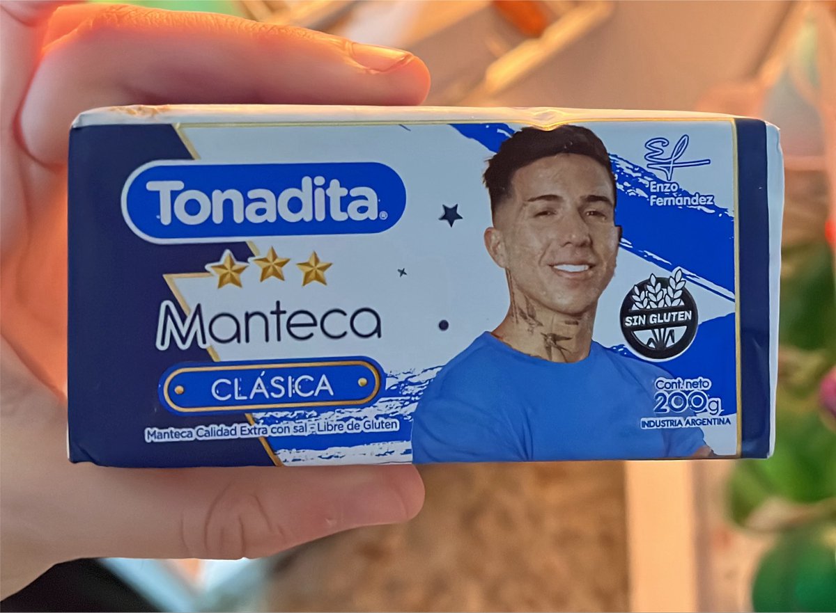 wangdrunk's tweet photo. así se sentirán las coreanas cuando abren la heladera y lo tienen a felix? https://t.co/CJ7RmRG0OS