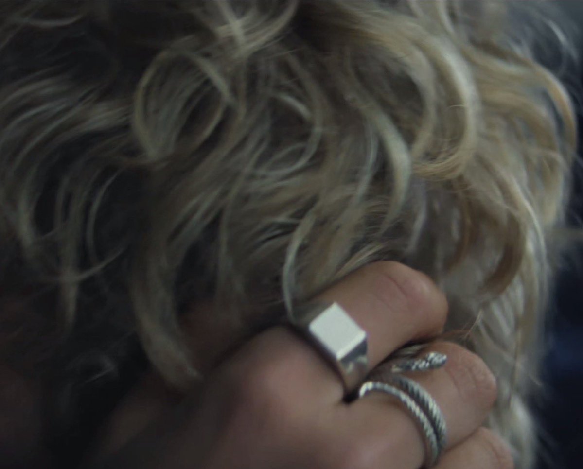slytherinalexx's tweet photo. The snake ring as the promise ring between the boys. https://t.co/1Bx6zdURtR
