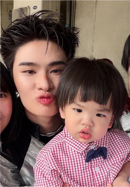 babybunnyI3oo's tweet photo. พี่ไทย กับ พี่ภีม ก็เลี้ยงมานะเด้น 5555 ทำไมทำหน้างั้น 5555555 😆👶🏻💖 https://t.co/jUQVArh2kc