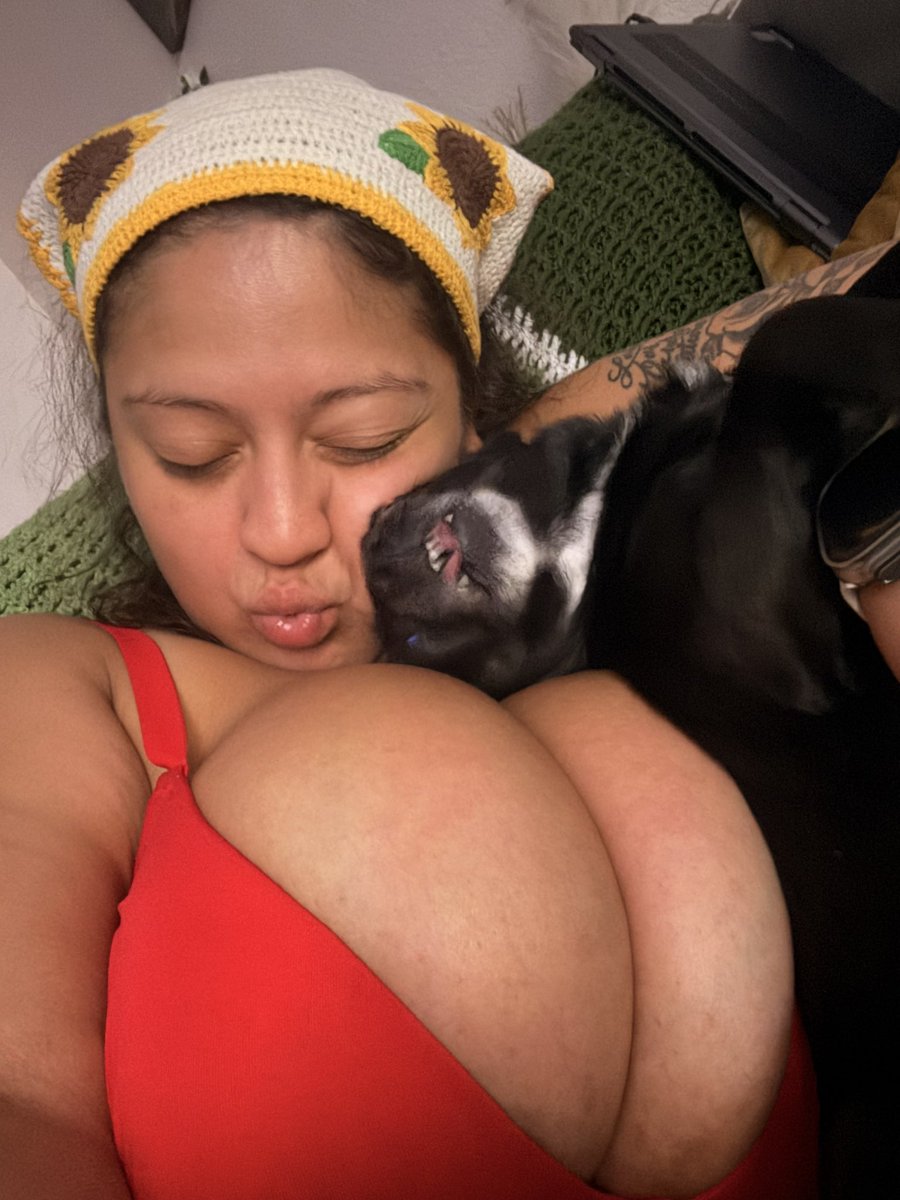 Zeny_love18's tweet photo. Random post don’t like my face but I like my titties 😂💋 https://t.co/94F3USjeU3