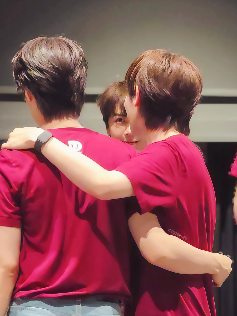 Pcybbh_tt's tweet photo. เทรนนี้รวมมีมงานบวงสรวงดีกว่าไปแคปจะวิดีโอมาแล้วโดนเส้นอยากให้ทุกคนได้ดูด้วย. 

*ย้ำรอบที่ล้านชั้นเอ็นดูพี่คนสวยมากคลิปกับรูปพี่เอิร์ธเยอะมากกก

YourTuber Worship

#บวงสรวงYourtuber
#สวัสดีอินทัชชอบคุณ
#TleFirstone #เติ้ลเฟิร์สวัน https://t.co/N9vKRZAWvd
