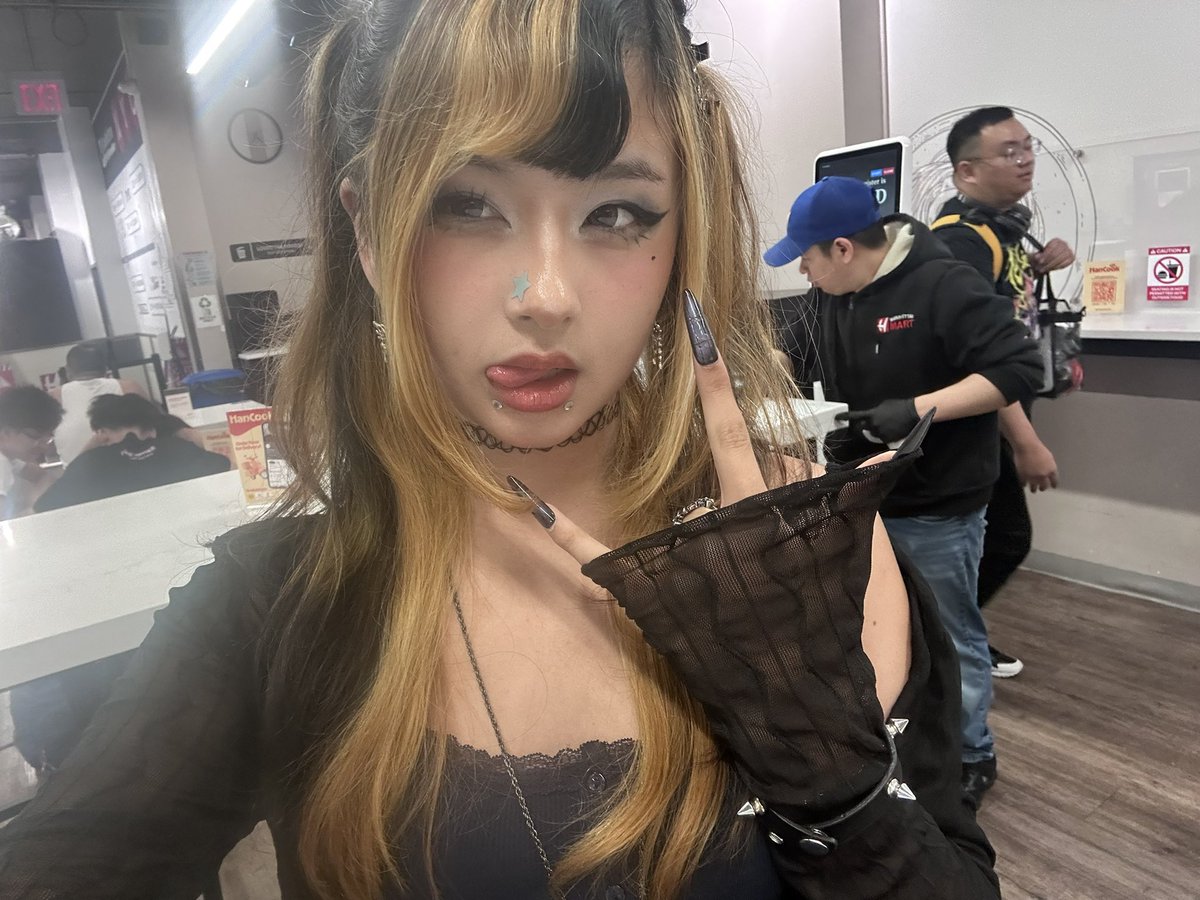 cocokittii's tweet photo. walpurgis night !!
i had so so so much fun walping, the show was so amazing and fun as someone who loves alt idols and music!! #yumeiropix #arrowventures + i:res!!
⋆˙⟡♡ ⋆.˚ ☾ .⭒˚ https://t.co/wcSKZqnya1