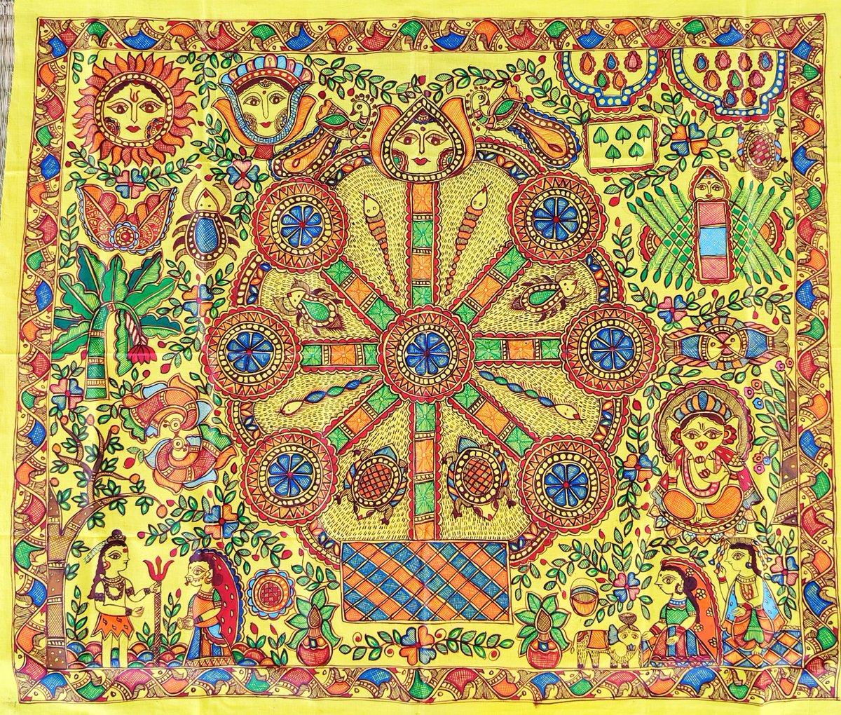 mithilakritihub's tweet photo. 🔯🔯 सुप्रभात 🔯🔯
🌻🏵️Kobar with symbol of love, fertility and divinity- decorate kobar room with this colorful and beautiful wall painting. Decorate your home interior, office, hotels etc. You can also gift this painting on Special occasions.
#kobar #traditionalarts #mithilaart https://t.co/PIAE2JHXHc