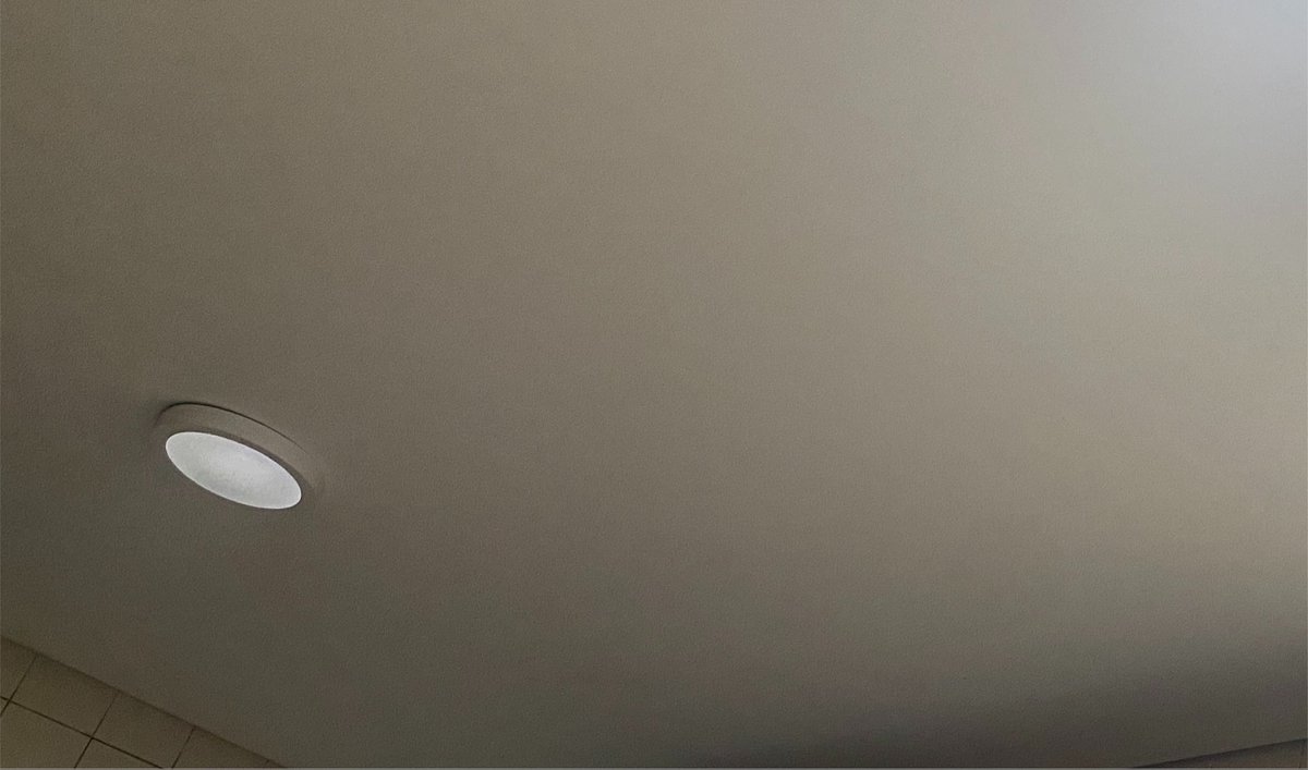okeltoky's tweet photo. uma das luzes da minha cozinha queimou i eu acho meljof assim porque acho lindo lugares mal iluminados🧘‍♀️🧘‍♀️🧘‍♀️🧘‍♀️🧘‍♀️ https://t.co/57NuCGak47