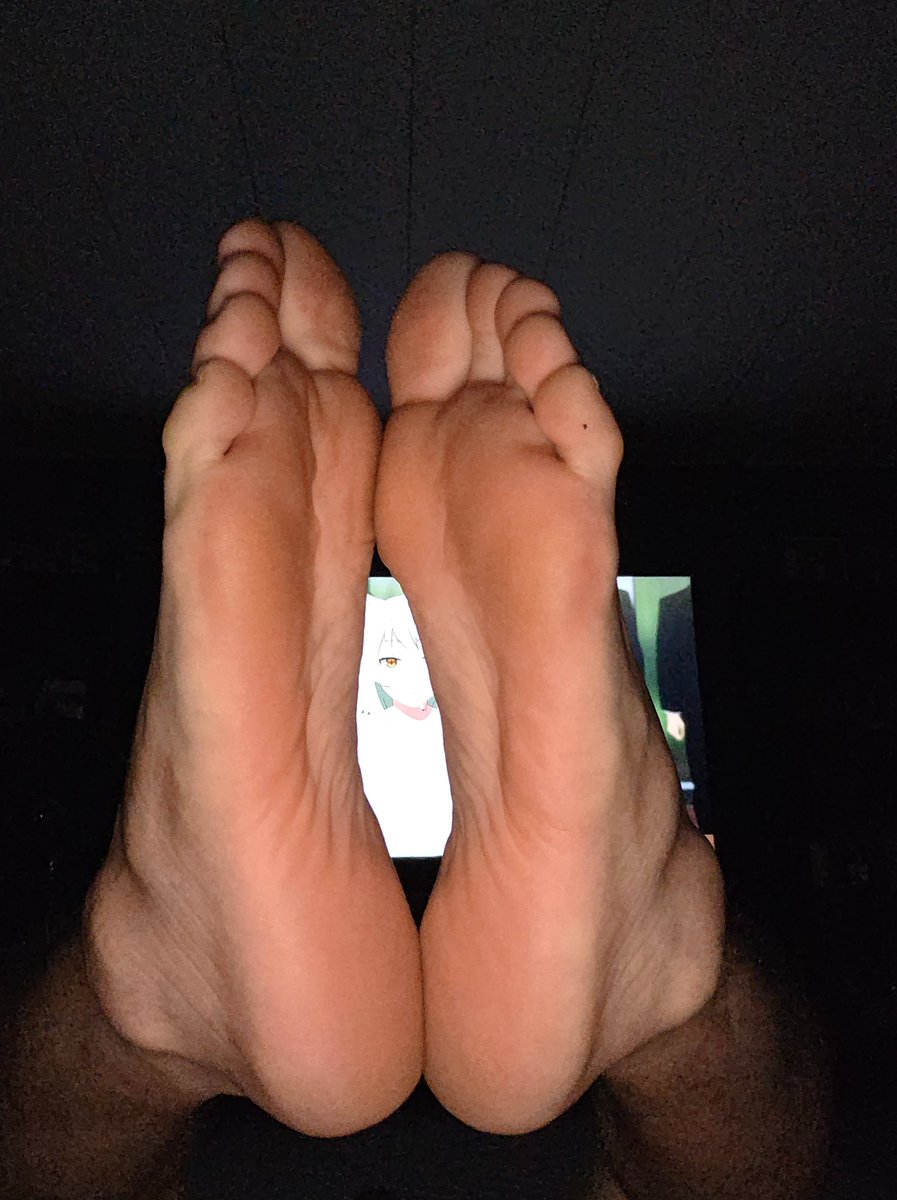 Litjay69's tweet photo. Can you guess the anime? #feet #footfetish #malefeet #bigfeet #footdom #anime #footworship #soles #toes https://t.co/BTHTgHr2sK