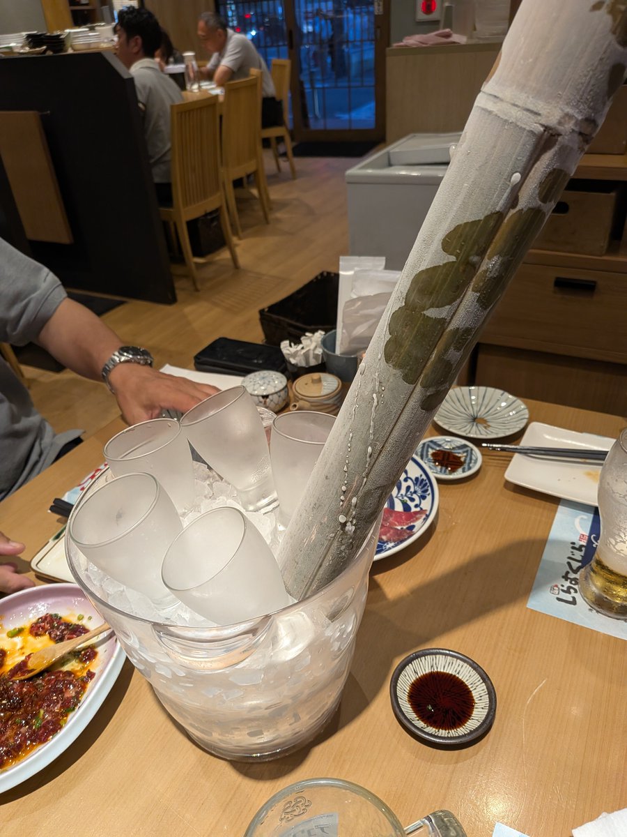 hiko37ff14's tweet photo. 日本酒を竹筒に入れて提供するの初めて☺️ https://t.co/0HwLFUhPcS