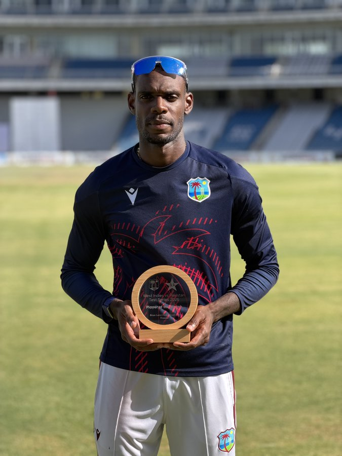 TUnlimitedd's tweet photo. At the post match presentation:

Ian Bishop: Were you worried when the last wicket partnership of Pakistan was slowly eating out the runs required?

Justin Greaves: No, we were bowling to Babar Azam, not Ben Stokes. 

😂😂😂 https://t.co/h3WWx0nxkl