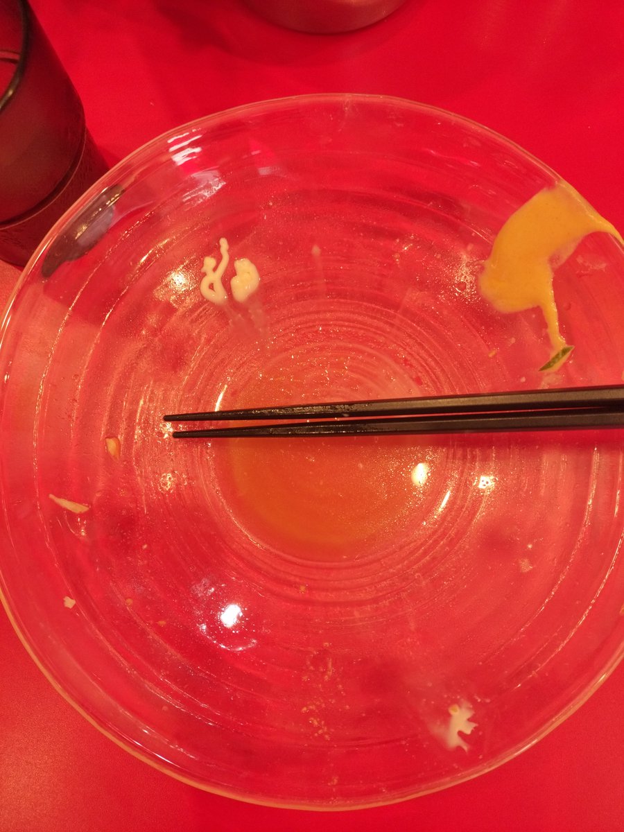 Kepler_1649b's tweet photo. #船場家 (91)
前からすんごい気になってた冷やし中華を食べにいそいそと😋
平打ちの麺がつるしこ食感噛んでて楽しい︎しうまぁーい✨
上のプチトマトの皮が剥いてあってその仕事の細やかさ好きです✨他にも細やかな仕事が光る家系船場家さんならではの冷やし中華！
随所に個性の光る逸品でした🤤 https://t.co/WCtPRoD0Xi