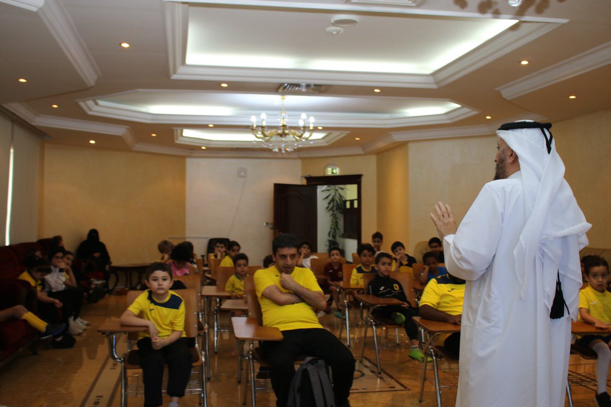 qatarsc61's tweet photo. نظم الجهاز الشبابي بنادي قطر الرياضي ورشة عمل لـ #استخدام_الأجهزة_الإلكترونية. تحت رعاية إدارة المراكز الهيئات الشبابية بوزارة الرياضة والشباب وبالشراكة مع إدارة الدعوة والشؤون الإسلامية من إعداد وتقديم د.عبد الكريم محمد الباحث بالشبكة الإسلامية بوزارة الأوقاف والشؤون الإسلامية https://t.co/ByZfd7RxJz