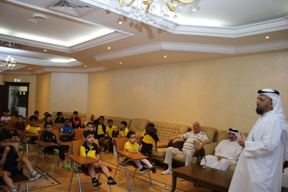 qatarsc61's tweet photo. نظم الجهاز الشبابي بنادي قطر الرياضي ورشة عمل لـ #استخدام_الأجهزة_الإلكترونية. تحت رعاية إدارة المراكز الهيئات الشبابية بوزارة الرياضة والشباب وبالشراكة مع إدارة الدعوة والشؤون الإسلامية من إعداد وتقديم د.عبد الكريم محمد الباحث بالشبكة الإسلامية بوزارة الأوقاف والشؤون الإسلامية https://t.co/ByZfd7RxJz