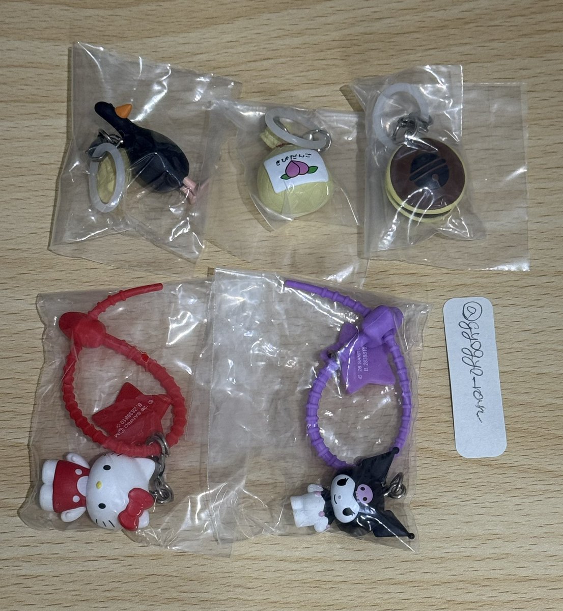gyogyo_ran's tweet photo. 【交換】めじるし ななほしカラフルマルチチャーム
サンリオ ドラえもん ウォレスとグルミット

｟譲｠1枚目
*キティ、クロミ
きびだんご、どらやき
フェザーB

｟求｠2枚目💜紫囲
シナモン、ウサハナ
グルミット(コック)、フェザー・アッグロウA
オーロラ姫

🪄平日19:00頃 池袋手渡し
🪄*キティ2:2〜 https://t.co/JaFa1SiUnW
