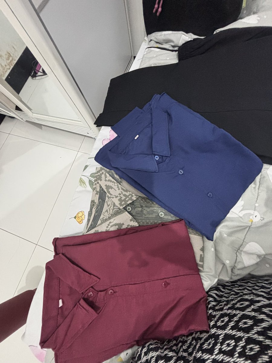 citrano45729222's tweet photo. @unicefess Dijual kemeja ld 120 2 baju (65k) dan batik 30k celana hitam buat kuliah bisa untuk bb 60 di harga 65k new https://t.co/7espkIU2hU
