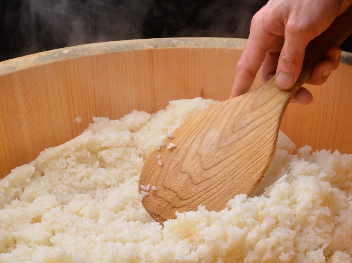 PRdesse's tweet photo. 連日満員の行列寿司店“天満鮨”が3号店をオープン！
寿司と天麩羅、二つの技が織りなす新たな天満鮨
大阪・天満「寿司 天麩羅割烹 天満鮨 裏天満店」NEW OPEN
https://t.co/8uTMfF24gf https://t.co/SDsgQmicTS