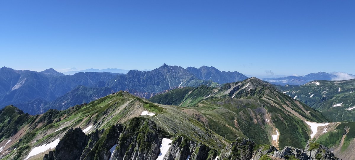 tk4h1ra1's tweet photo. 2026.7.21-24 雲ノ平・水晶ほか

① 7/23 水晶岳から槍・穂高、富士山など
② 7/22 雲ノ平 スイス庭園から赤牛岳
③ 7/22 雲ノ平山荘から夕映えの水晶岳
④ 7/23 水晶岳から雲ノ平と黒部五郎岳

新穂高〜双六〜三俣〜雲ノ平〜水晶・鷲羽〜三俣〜双六〜新穂高

雲ノ平は初。1泊では勿体ない感じでした🫠 https://t.co/6iOUKS8vyL
