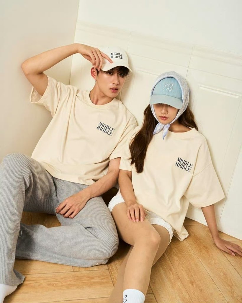 takeitEaST_214's tweet photo. On this day last year, MiddleRiddleClub launched its first-ever collection. It’s hard to believe how fast time has flown—Est’s own brand is already celebrating its first anniversary!!!🦈🤍🩵

#MiddleRiddleClub #est_rvp 
#WearMiddleLiveRiddle https://t.co/BdiXygRmNZ