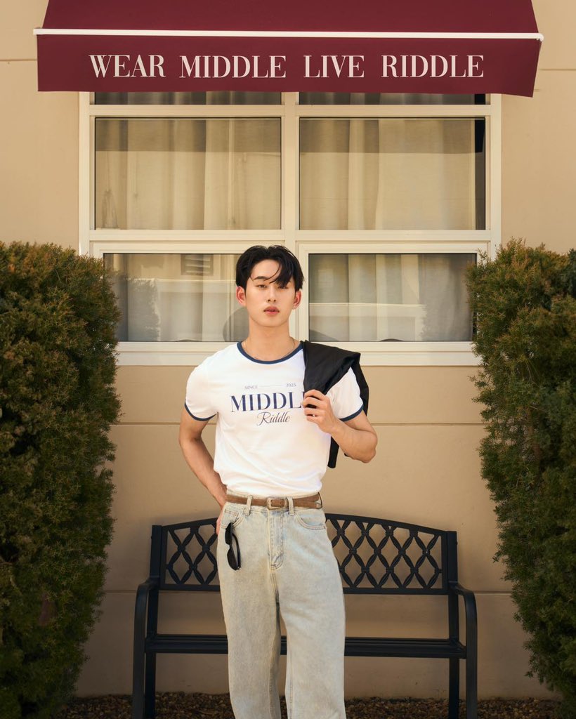 takeitEaST_214's tweet photo. On this day last year, MiddleRiddleClub launched its first-ever collection. It’s hard to believe how fast time has flown—Est’s own brand is already celebrating its first anniversary!!!🦈🤍🩵

#MiddleRiddleClub #est_rvp 
#WearMiddleLiveRiddle https://t.co/BdiXygRmNZ