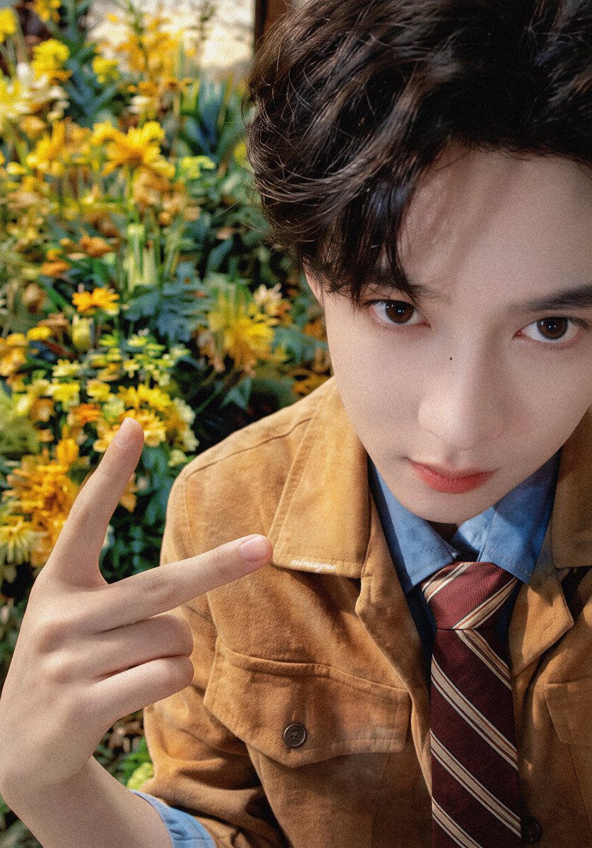 qwertyuioplp99's tweet photo. Yes Lei’s contracts been renewed into a global ambassador 😚 see you…  i think its 8.5 🤗 https://t.co/JljalUpHzS