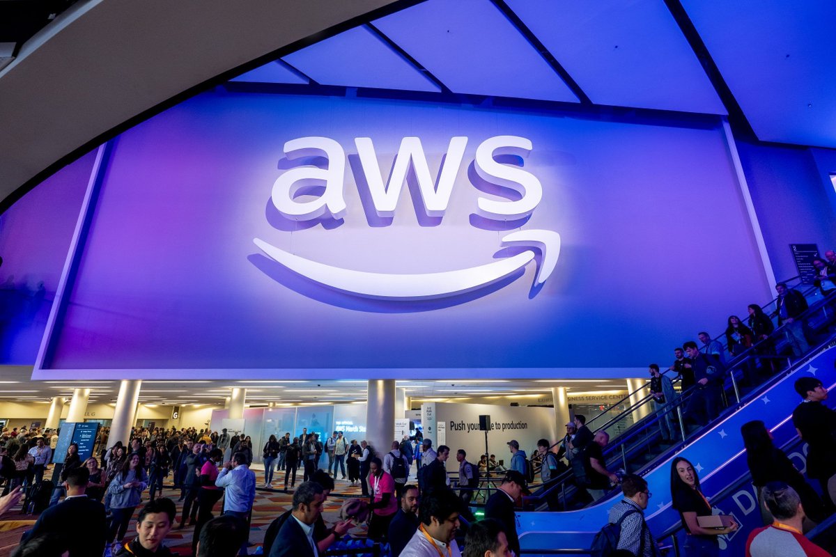 techinasia's tweet photo. Whether you’re a founder, engineer, CIO, or someone else navigating the current landscape of cloud innovation, AWS Summit Jakarta, held on August 6, offers valuable insights into the future of cloud, AI, and more. Register today: https://t.co/o1JcCgqq1J https://t.co/jjK8wBNNmz