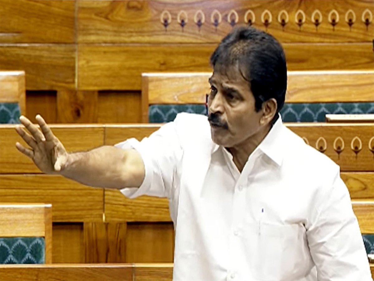 ani_digital's tweet photo. KC Venugopal moves adjournment motion in Lok Sabha over alleged financial irregularities at Ayodhya Ram Mandir 

Read @ANI Story | https://t.co/5OnjcedOVt

#KCVenugopal #RamMandir #Adjournmentmotion #Congress #Parliament https://t.co/LJ9PLuKbLe