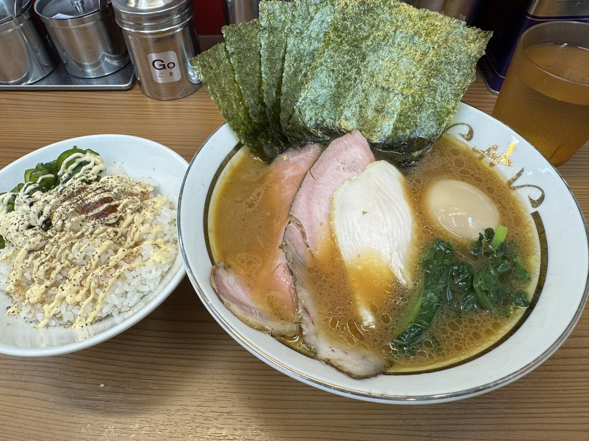 masakaz59's tweet photo. やっと、中野坂上の本店に来れました！！たいせいさんもいらっしゃった。麺上げ、スープも。すげー美味しくいただきました。
夏仕様の柑橘スープだったのね、、、？
ごちそうさまでした♪ https://t.co/SFEW3AEvU9