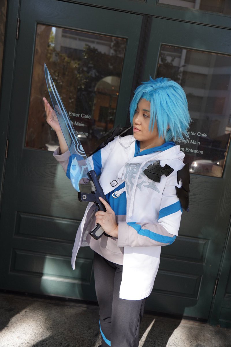 k1kuuu_'s tweet photo. Ive never felt so cool in my entire life when I was cosplaying #RegisAltare https://t.co/YNIYW0FhRZ