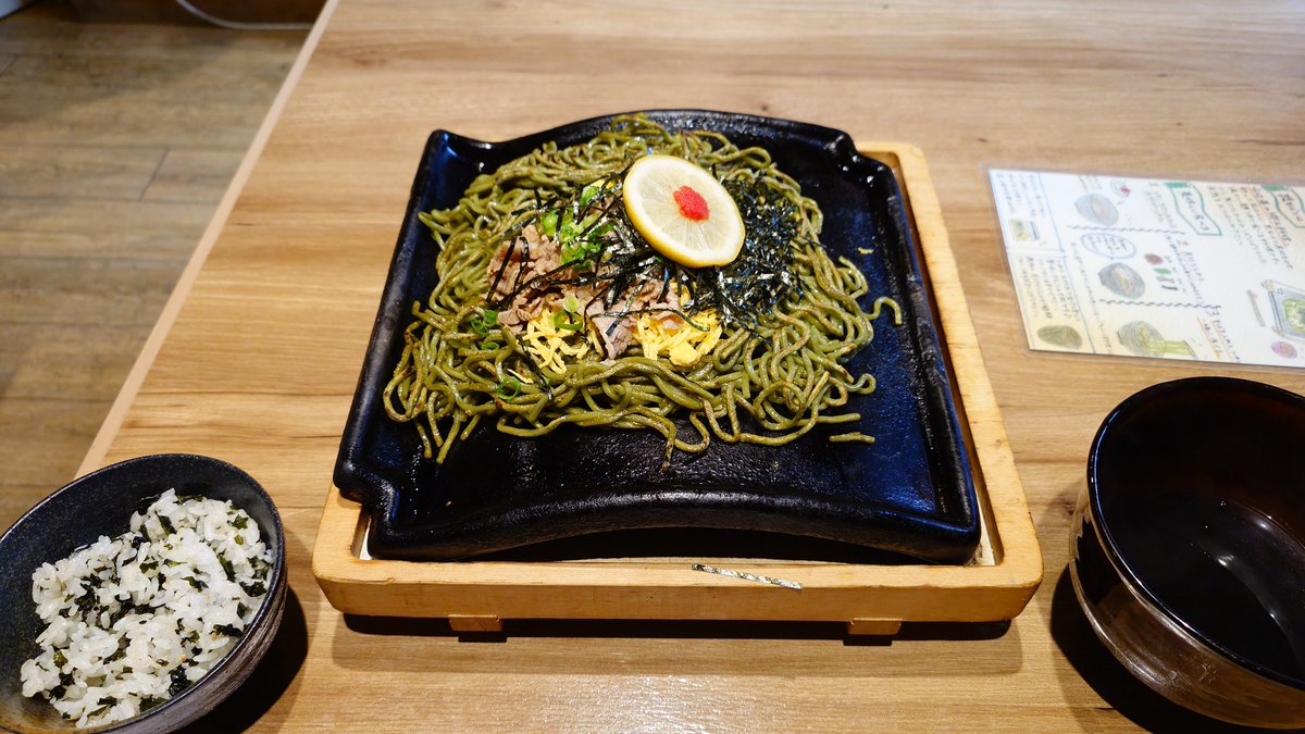 ak10ore's tweet photo. 神田で瓦そば食った！ウマい！😋
麺もつけ汁も温かいがさっぱりしてる！😆 https://t.co/9giqb0V1Gf
