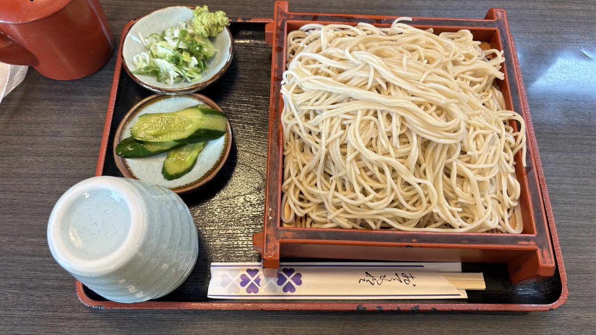 misya00003's tweet photo. 今日は急遽富良野です
ファーム富田でアイスしました、久しぶりに美味しい

お昼は蕎麦でサッパリいただきます

#ファーム富田　#小玉家 https://t.co/BpbIpZFtf5