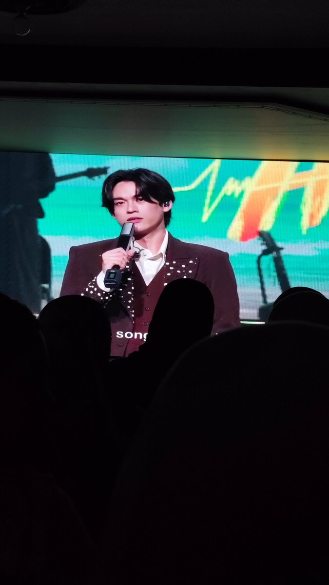 aellmoon's tweet photo. ASLII SERU BANGETT, KETEMU TEMEN ASIK &amp; ORANG BAIK, KADO TERBAIK 

#josgawinconcert https://t.co/IWrrOYbrE3