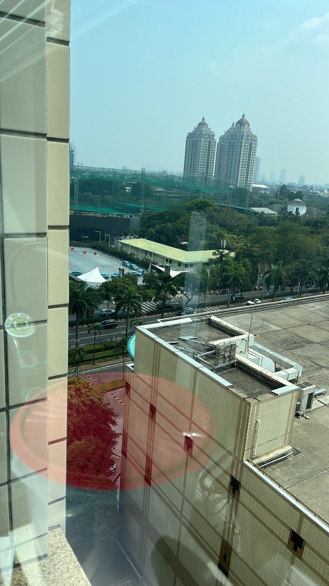 notyourtypeHD's tweet photo. @Miminwashere wah sebrangan sama kantor gue nih, di sentral senayan deket mas parno. https://t.co/JGDFVDI94c