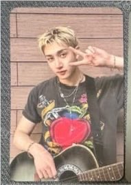 gnabnahc97chris's tweet photo. chan with the guitar for soundwave week 2 lucky draw 🥹 https://t.co/GAX5Ujb2JF