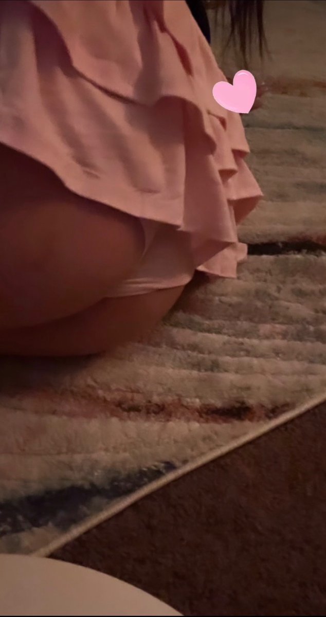 addmeback210256's tweet photo. new skirt cute or not?? #lowlvl 
#teen https://t.co/iKYgpsbNRE