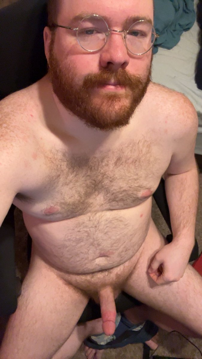 its_joey_baby's tweet photo. Do you like my new gaming chair? https://t.co/exqPTWqARx