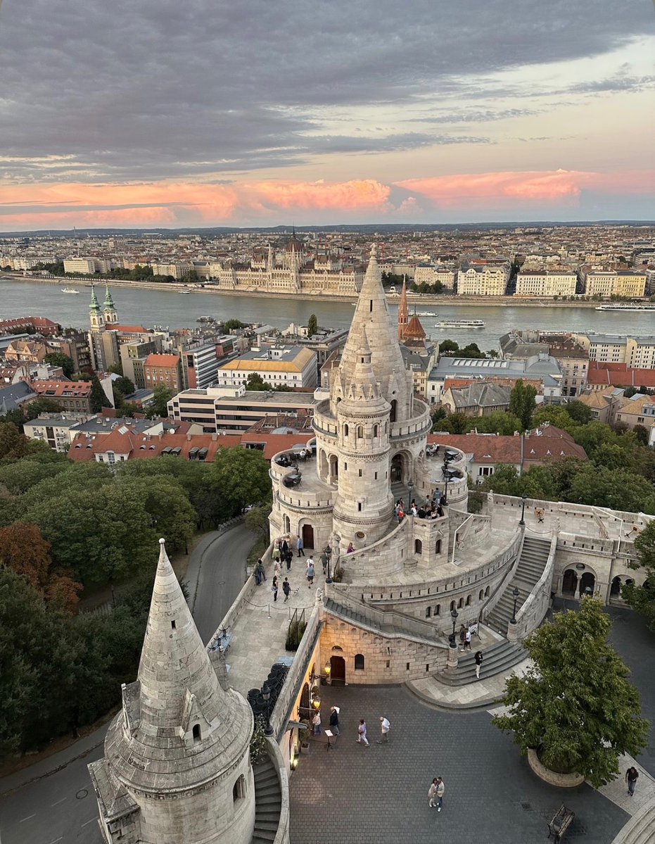 Greatestcitys's tweet photo. Budapest, Hungary 🇭🇺 https://t.co/qw1XcglIlY