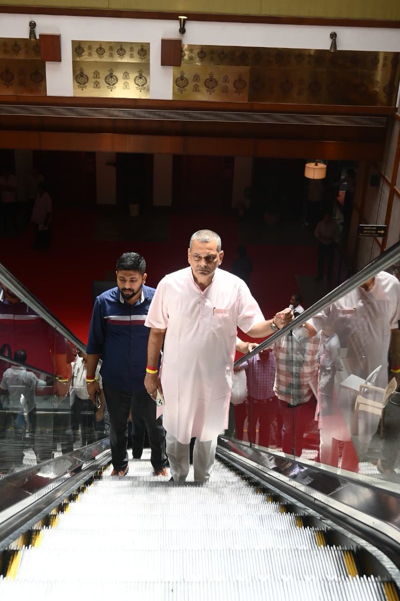 iKaushikRai's tweet photo. Reached the Assam Legislative Assembly to take part in the proceedings of the Assam Budget Session.

#AssamBudget #AssamLegislativeAssembly https://t.co/EzKP6HHtmv