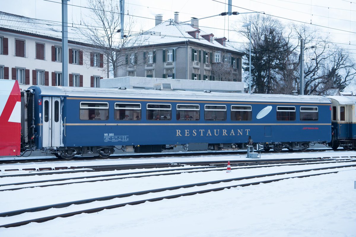 rhbge66nr701's tweet photo. レーティッシュ鉄道 WR3815
20121229St.Moritz
20170106Chur
20121224車内・食事 
#RhätischeBahn
#RhB
#レーティッシュ鉄道 https://t.co/P5OY3uUpK2