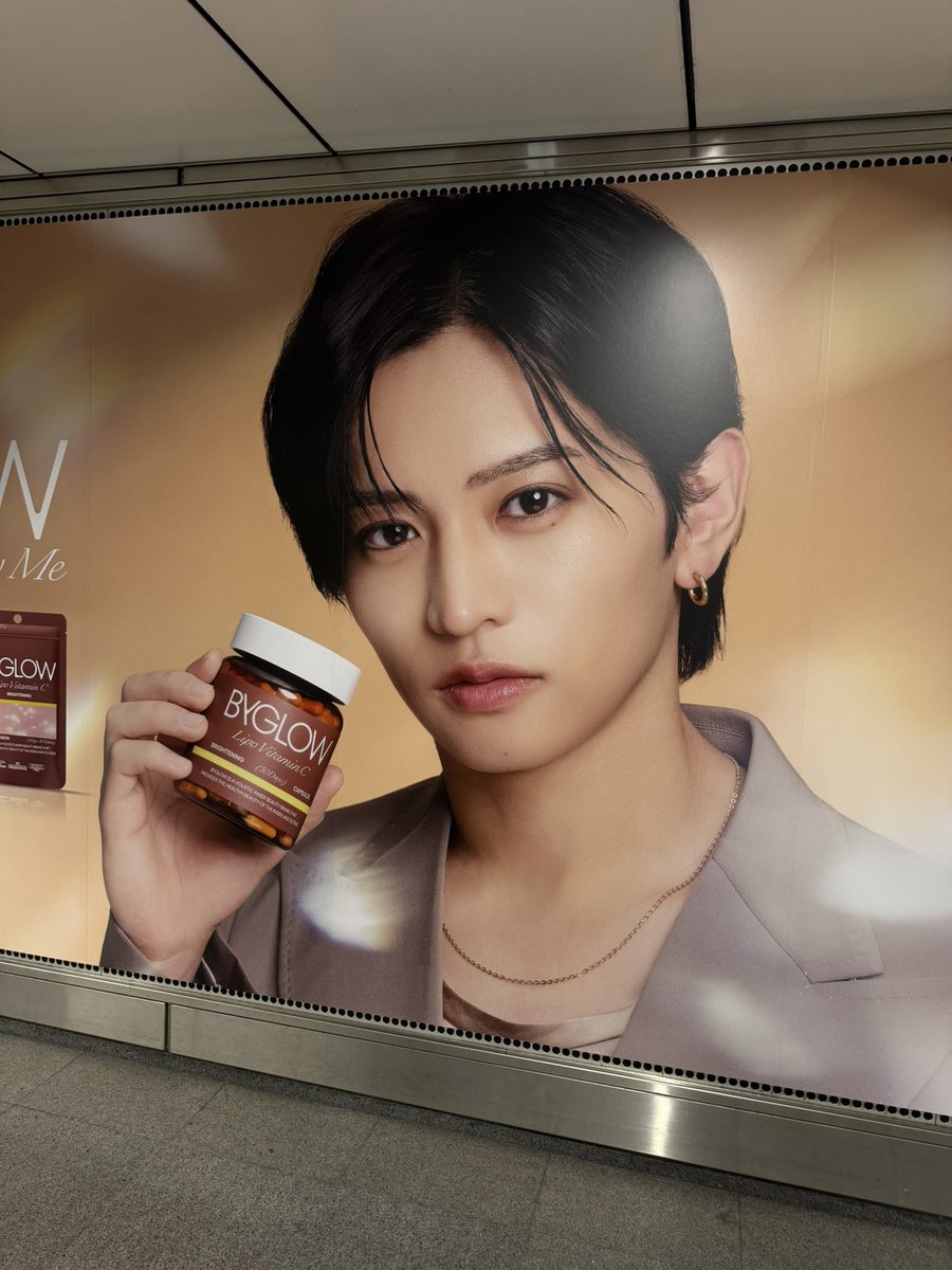 shuto_0817_'s tweet photo. 東急東横線渋谷駅B4Fコンコース🚃
名古屋から東京、見に行って良かった😭😭
周ちゃん探してる時、周ちゃんと待ち合わせしてるみたいで嬉しかったんだ〜🤭💛💛

#ByGLOW #猪俣周杜 https://t.co/QayaGLEhaz