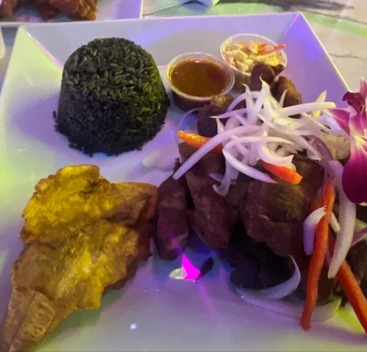 Omen_of_X's tweet photo. Griot & Djon Djon at 12am after day drinking โฆ. Not mad at it. #FLAWDA https://t.co/aBzUxliJip