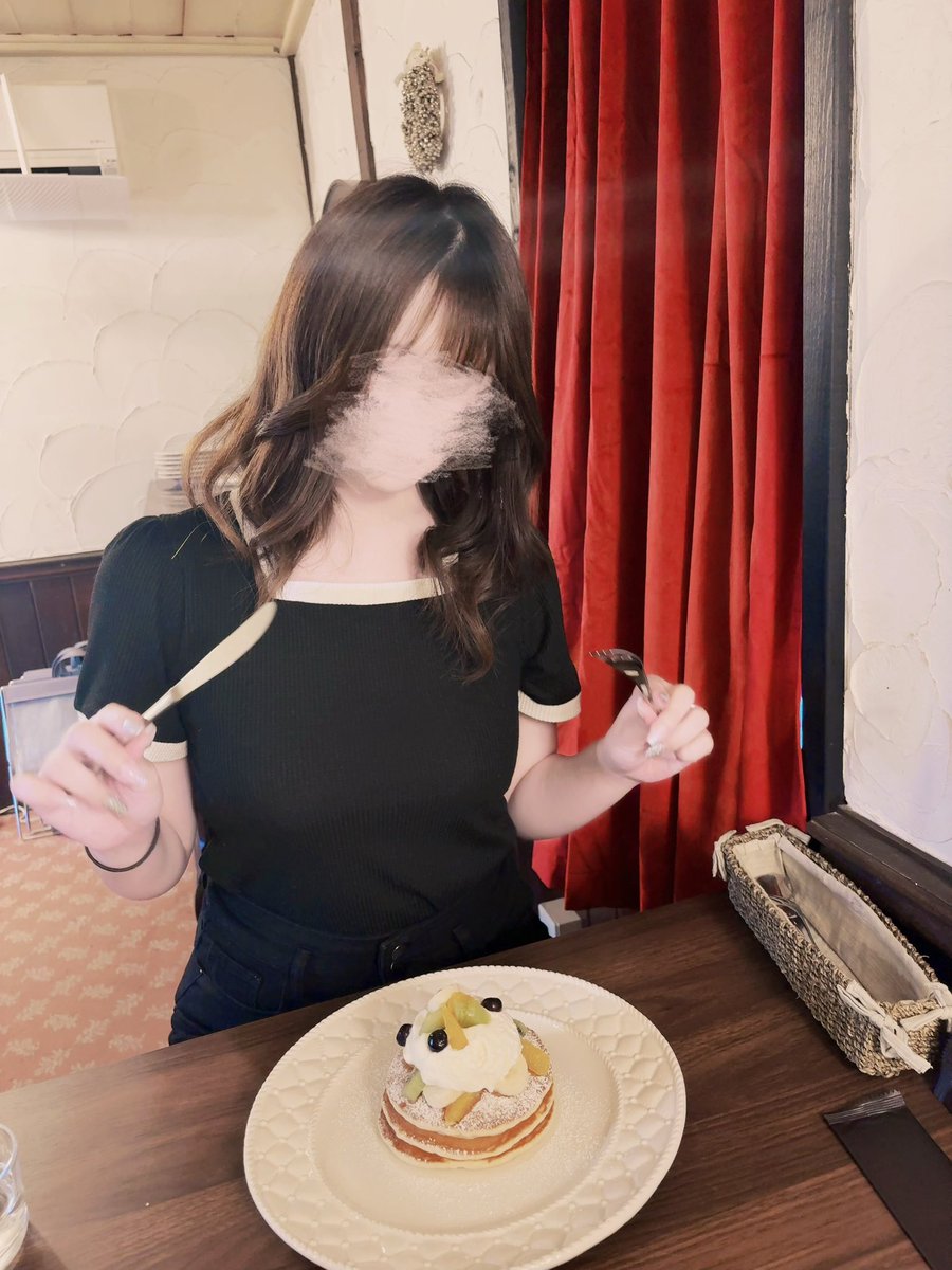 mq10s2's tweet photo. 初めてのパンケーキ屋さん🥞´-
店内お洒落すぎたೀ

美味しかったよ⸝⸝⸝♡︎ https://t.co/88sgT8cOMa
