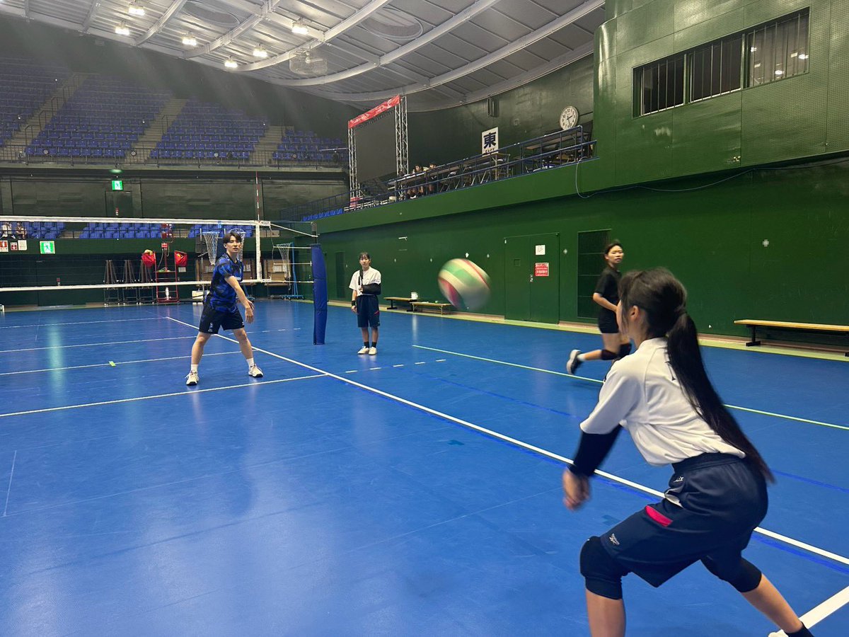 OSAKA__BLUTEON's tweet photo. 🔷#枚方市 連携交流事業2026🔷
7/28(火)は、枚方市立中宮中学校 女子バレーボール部の皆さんをパナソニックアリーナにお迎えし、バレーボール教室を実施🏐✨
最後まで元気いっぱい取り組んでいただきました🙌
ありがとうございました🔥
#仲本賢優 #中村駿介 #垂水優芽 #金田晃太朗
#BLUEACTION #京阪
#大阪ブルテオン
#OSAKABLUTEON