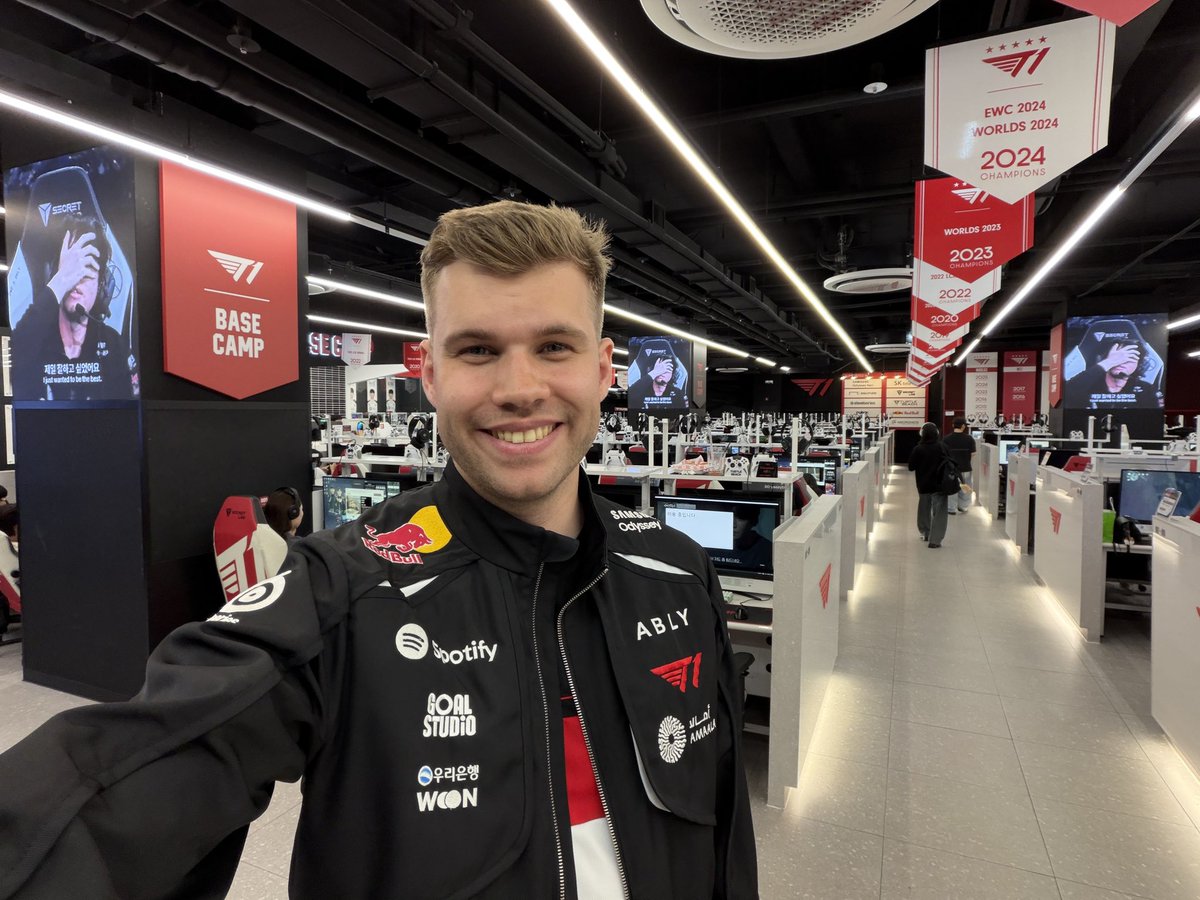 James Thomsen tweet media