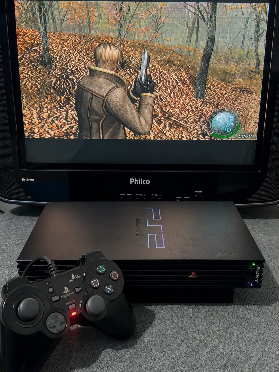 old_memory's tweet photo. resident evil 4 https://t.co/46RRRg9YVe