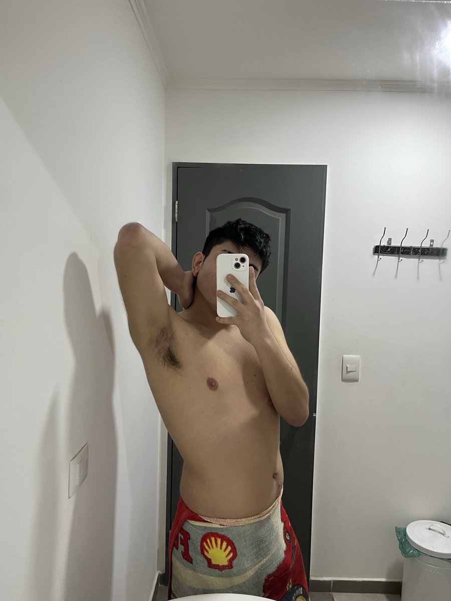 _Moonmatt_'s tweet photo. Alguien de chile dm? https://t.co/A0h0gEjoZI