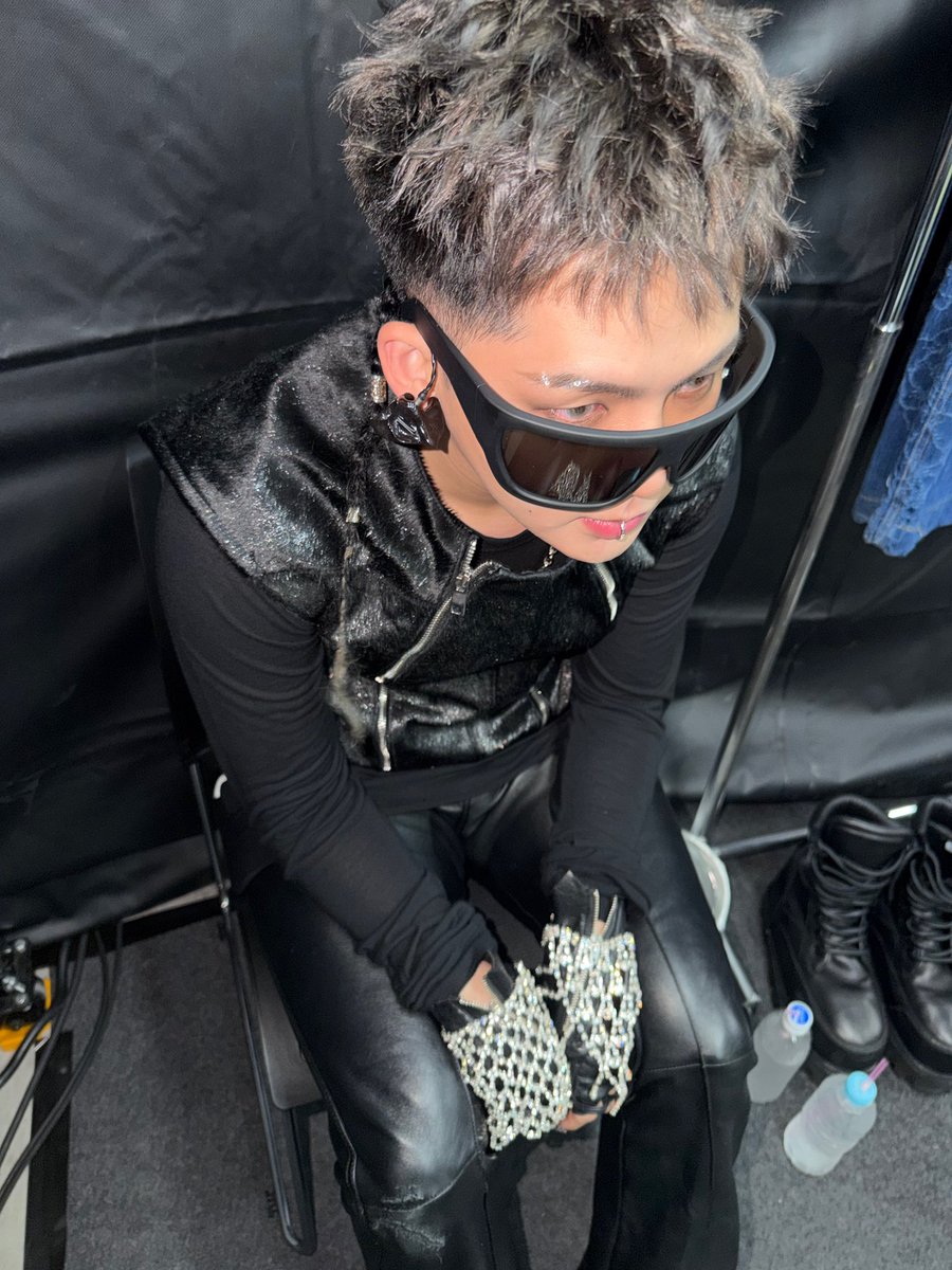 INA_SKIES's tweet photo. [260729] Choi Hyunsuk Weverse DM 💌

🦔 : hai hehehe
🦔 : Ah, aku agak telat nih
🦔 : Aku juga pengen ketemu kamu,yn!!!
🦔 : (kirim gift)

#최현석 #CHOIHYUNSUK #ヒョンソク #7CHILL  @treasuremembers https://t.co/gWkxPZqydF