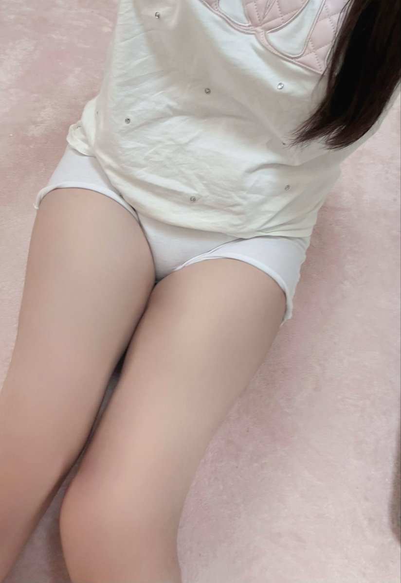 Y6j8y's tweet photo. お久しぶりです.ᐟ販売中です⋆˚ʚɞ
ルームショートパンツ👀♡
2日履き...♡😳
 #売り子  #パンツ売ります https://t.co/FxMrgsfp4r