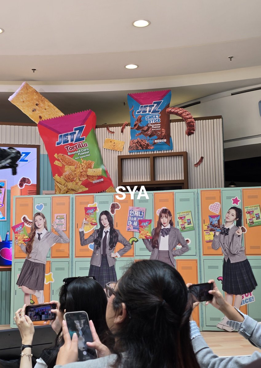 rintaengan's tweet photo. HEARTS2HEARTS X JETZ PRESS CONFERENCE🙂‍↔️🙂‍↔️🙂‍↔️ https://t.co/Yj9lVpAK57